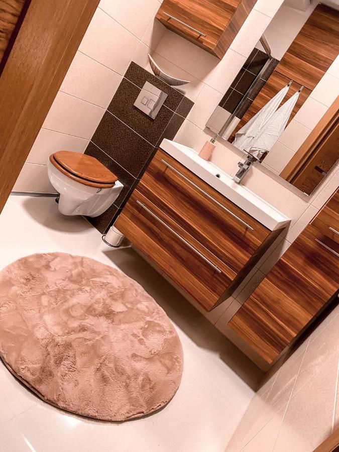 Apartament Solna 80 - Centrum Miasta Z Podziemnym Garazem Kielce Buitenkant foto