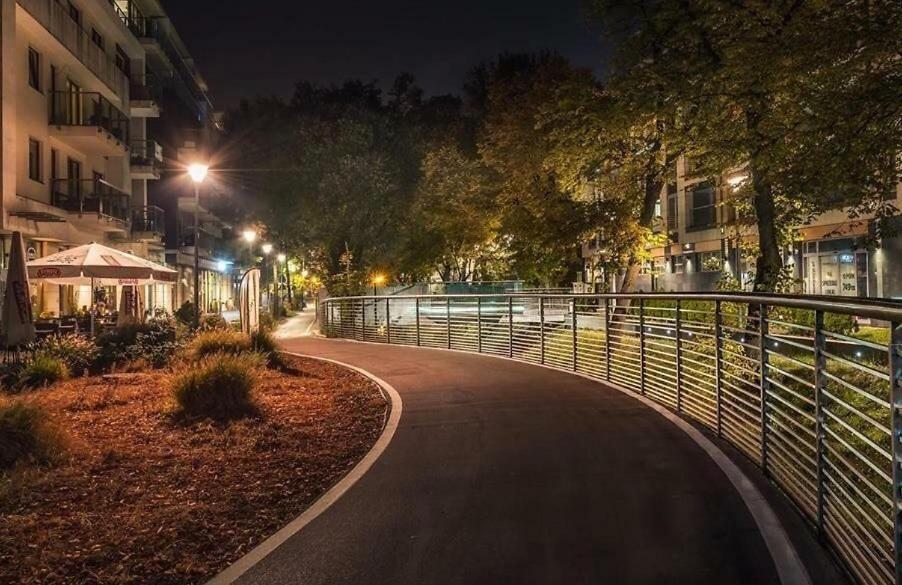 Apartament Solna 80 - Centrum Miasta Z Podziemnym Garazem Kielce Buitenkant foto